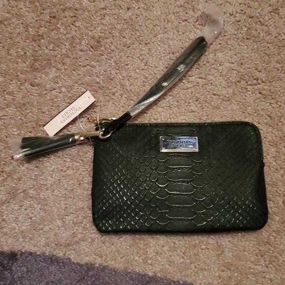 NWT Victoria Secret Wristlet - Picture 2 of 5
